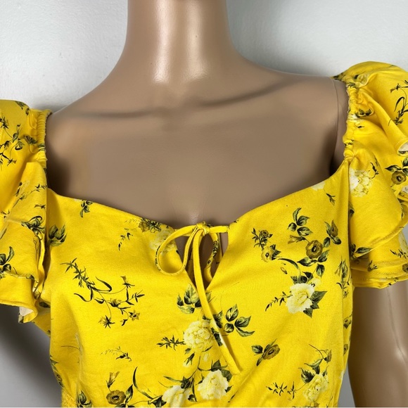 NEW ALICE + OLIVIA REVOLVE YELLOW FLORAL PRINT CROP TOP - Picture 3 of 10